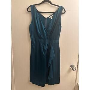 Banana Republic 100% Silk Regal Emerald V‎ Neck Ruffle Classy Holiday Sheath 10P